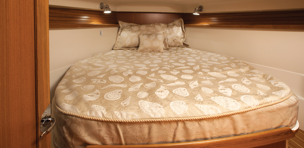 Catalina 355 forward cabin