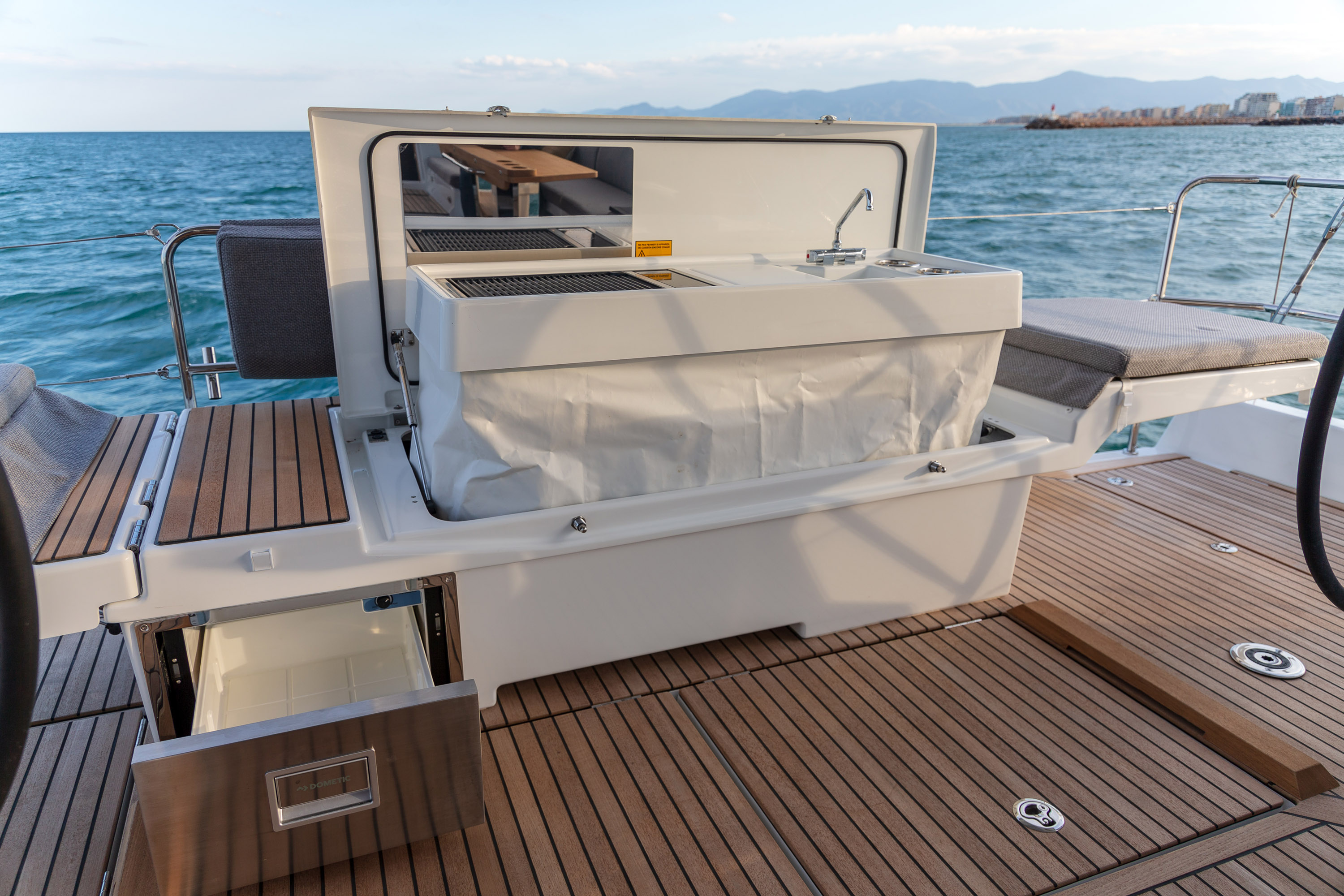 Jeanneau Yachts 60
