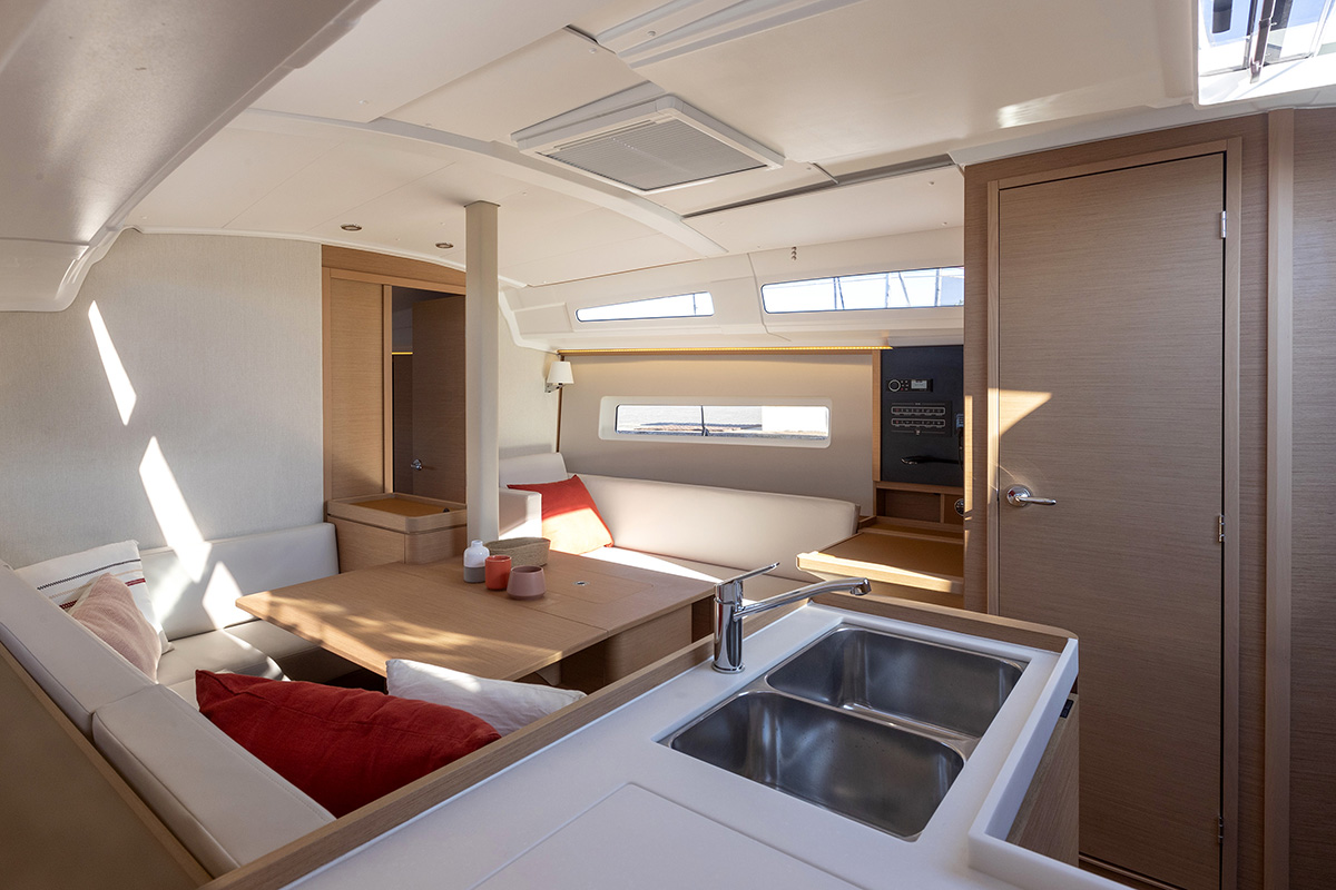 Sun Odyssey 380 1