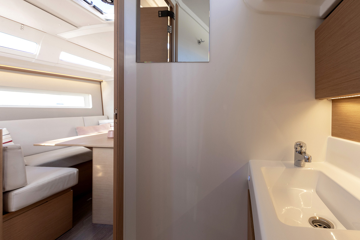 Sun Odyssey 380 1