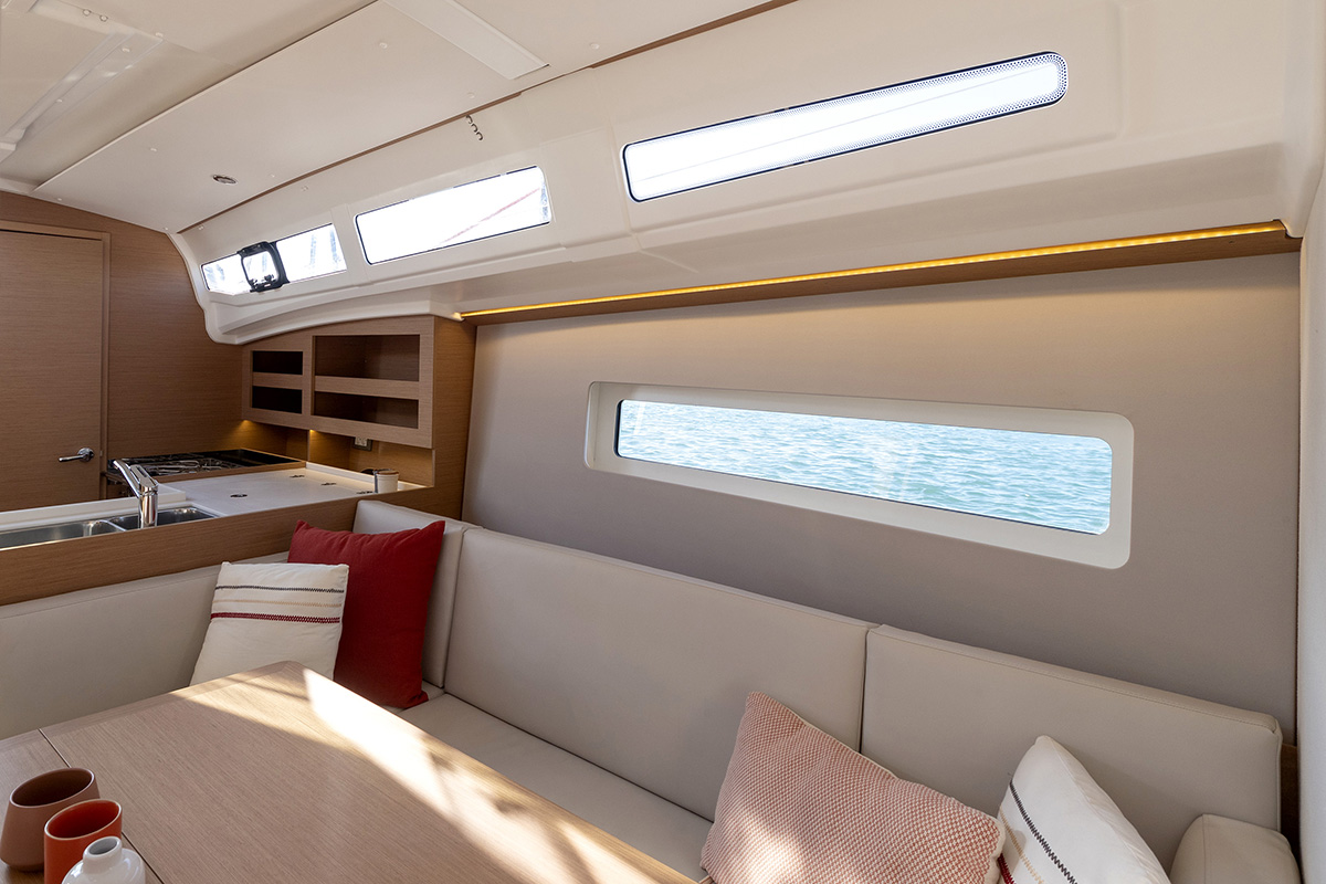 Sun Odyssey 380 1