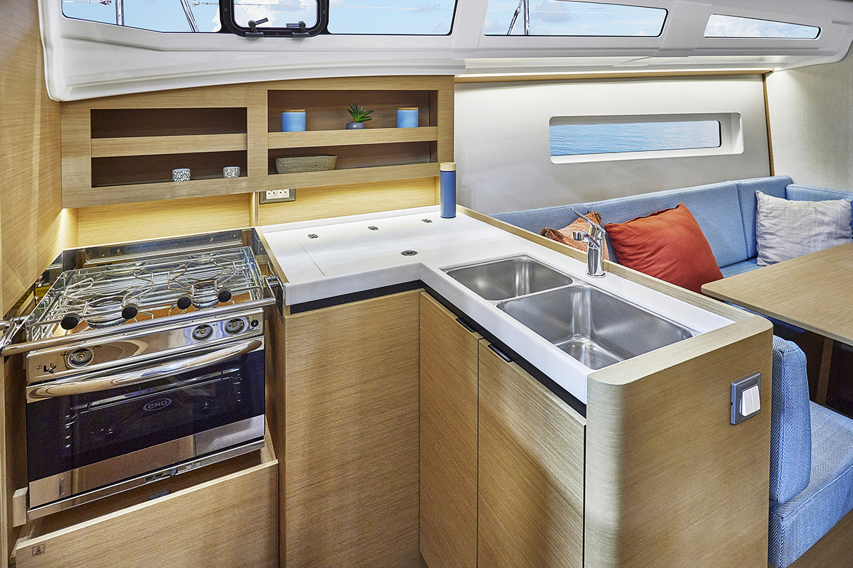 Sun Odyssey 380 1