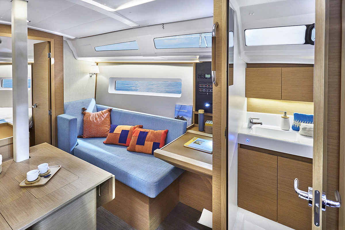Sun Odyssey 380 1