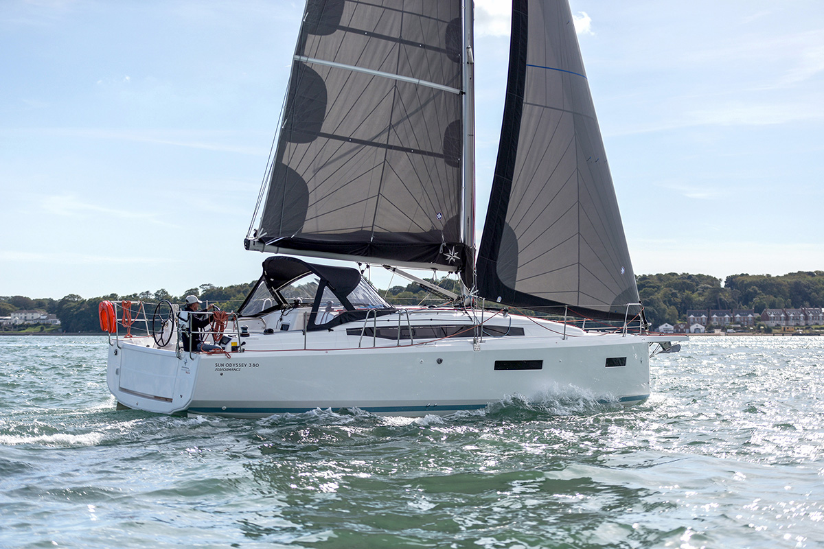 Sun Odyssey 380 1