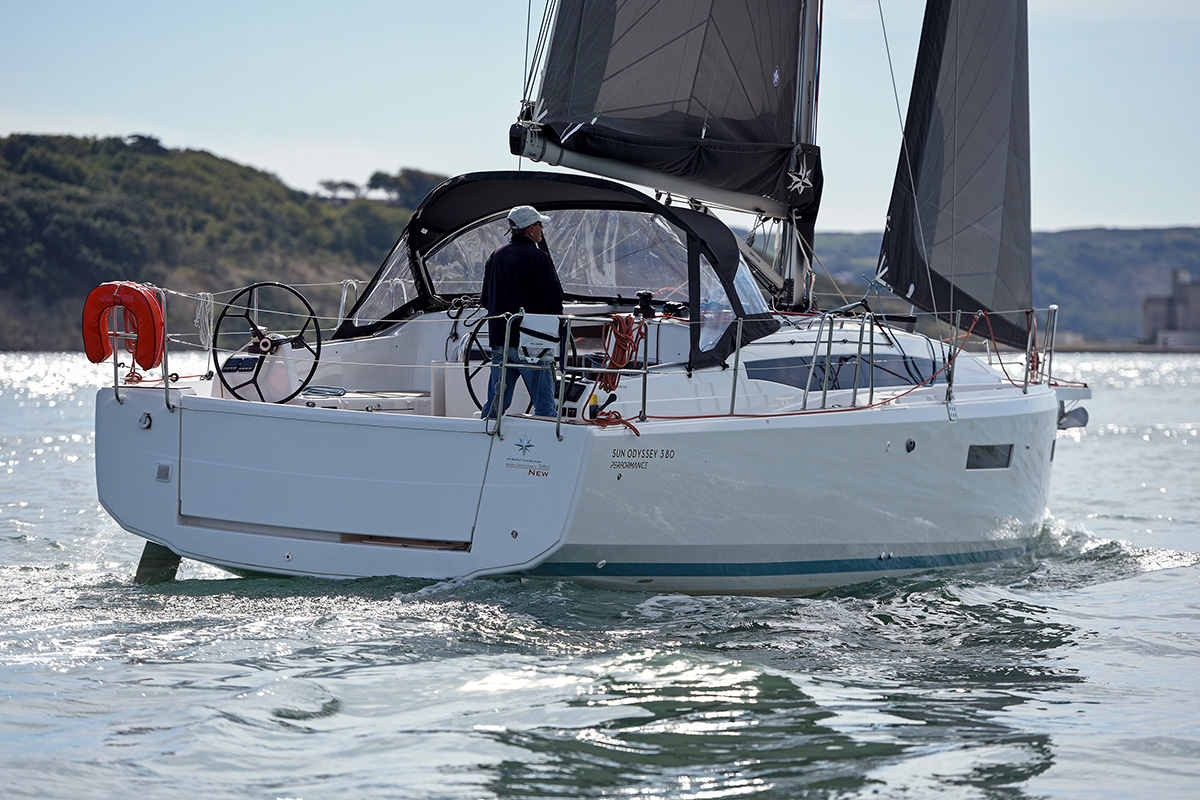 Sun Odyssey 380 2