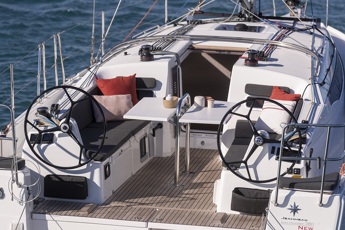 Sun Odyssey 380 1