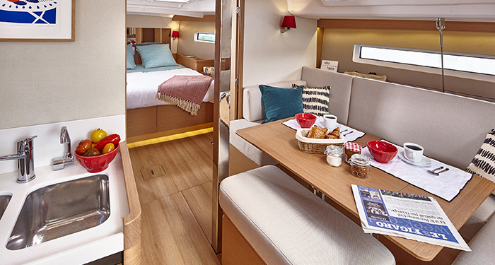 Jeanneau Sun Odyssey 440 Interior