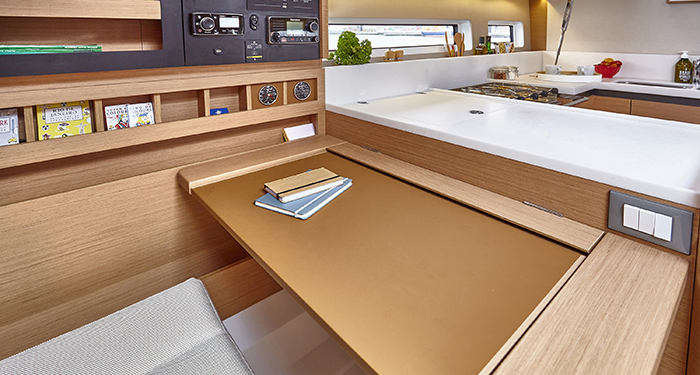 Jeanneau Sun Odyssey 440 Interior