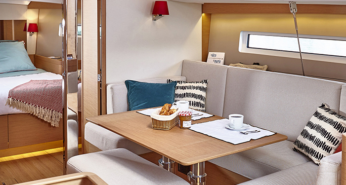 Jeanneau Sun Odyssey 440 Interior